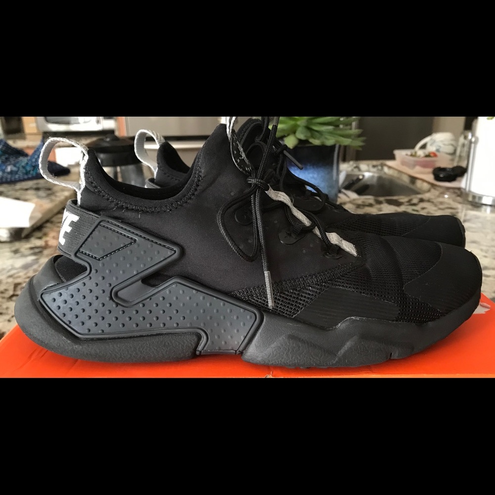 Nike Huarache Drift -  Men’s size 7Y